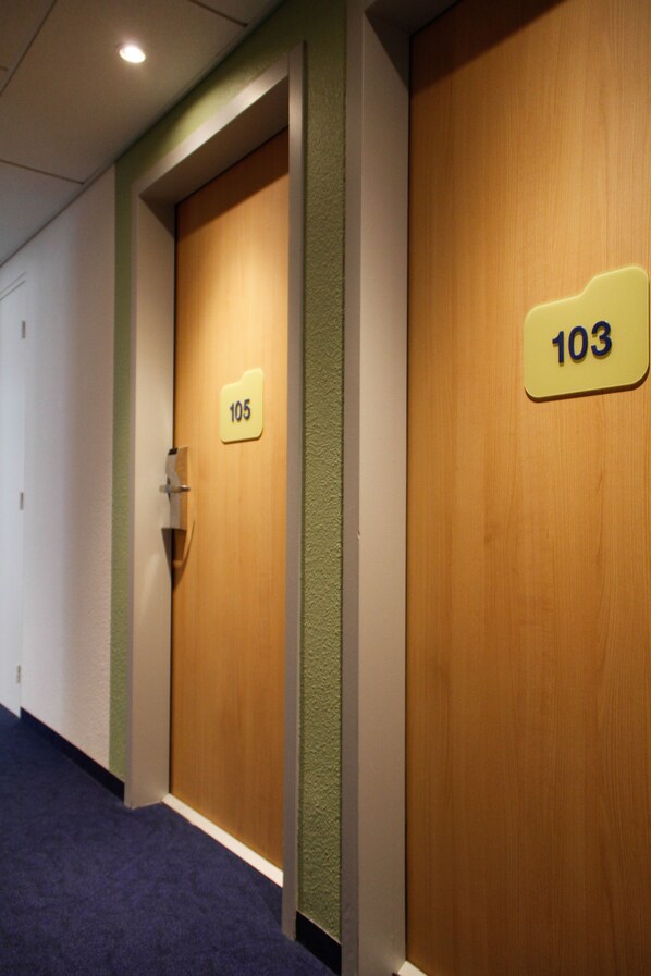 Reception - ibis budget Poitiers Centre Gare (Poitiers)