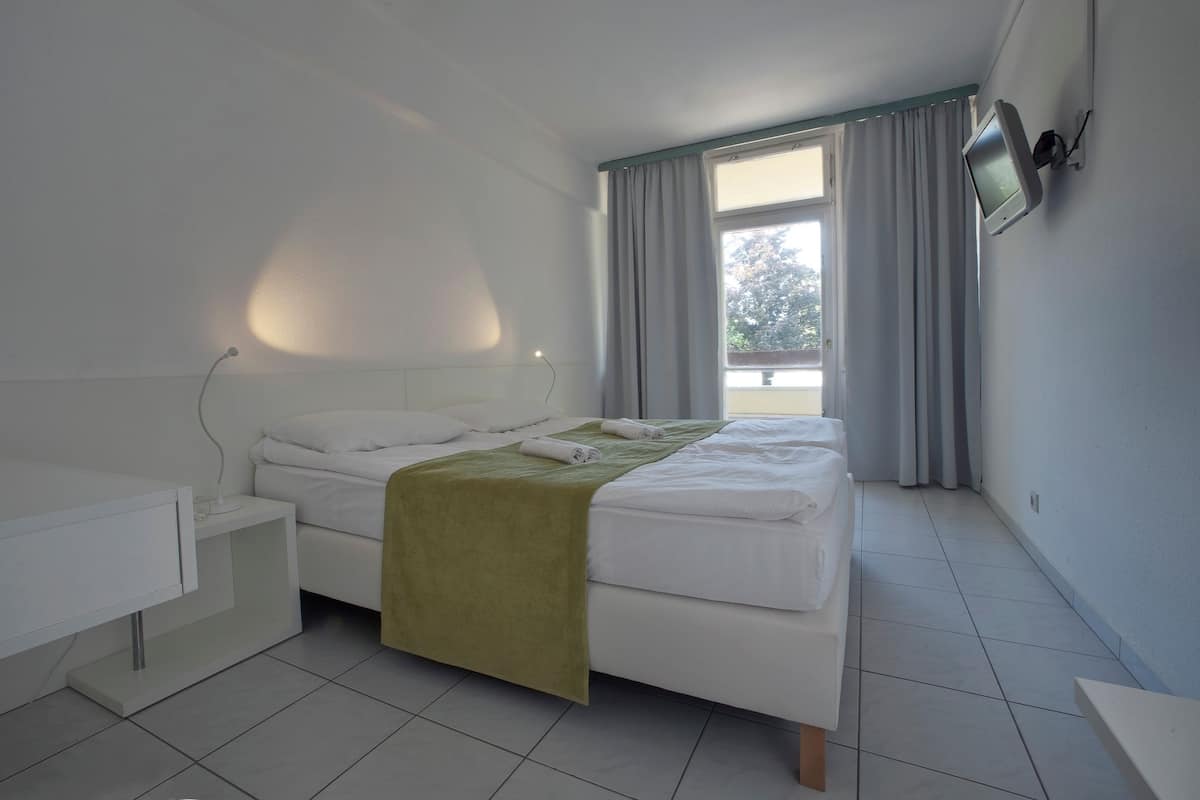 Coffres-forts dans les chambres, bureau, Wi-Fi gratuit