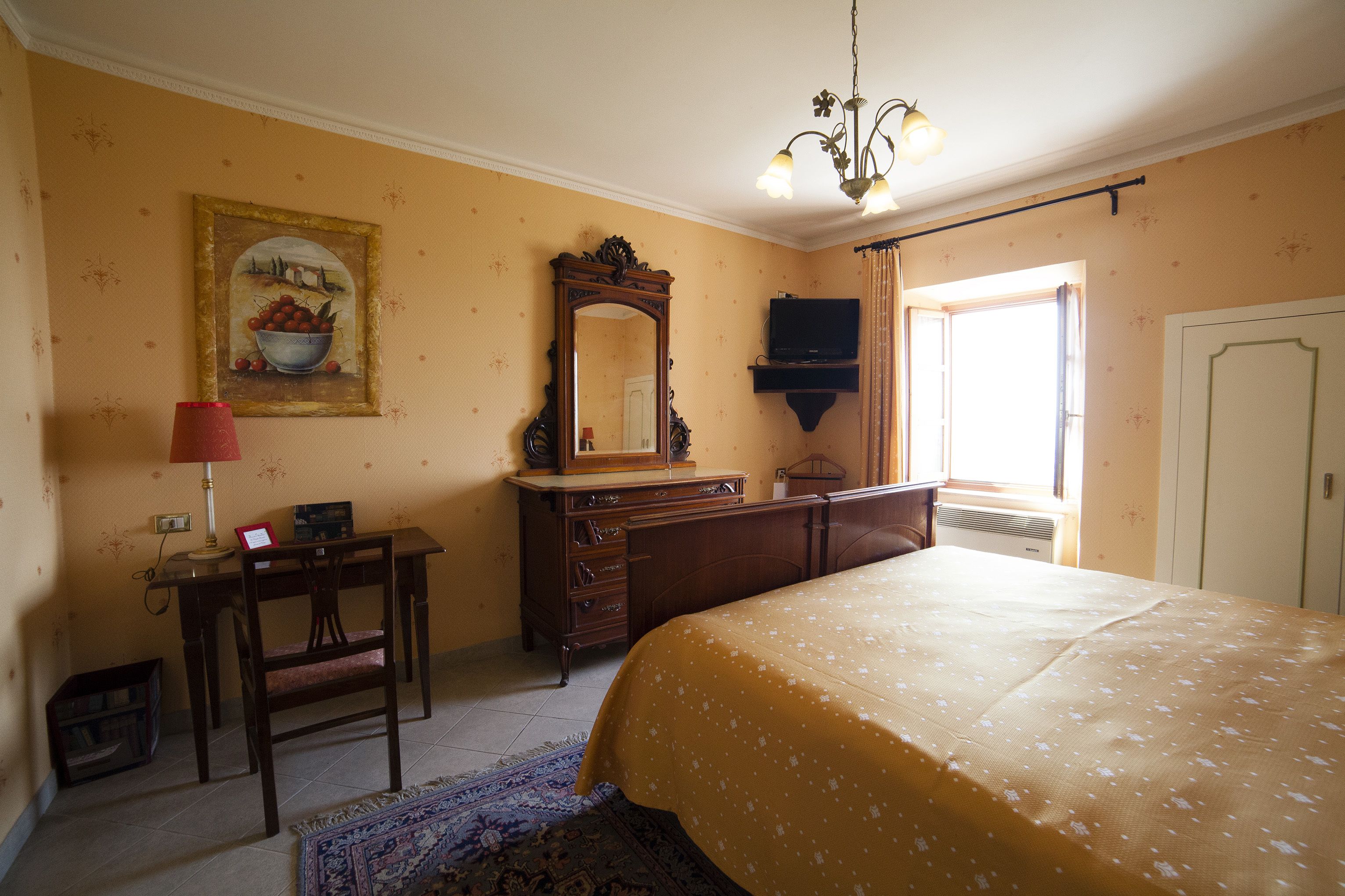 double room single use | frette italian sheets, minibar, in-room safe, desk