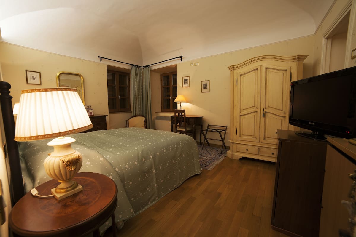 Italiaanse Frette-lakens, een minibar, een kluis op de kamer, een bureau