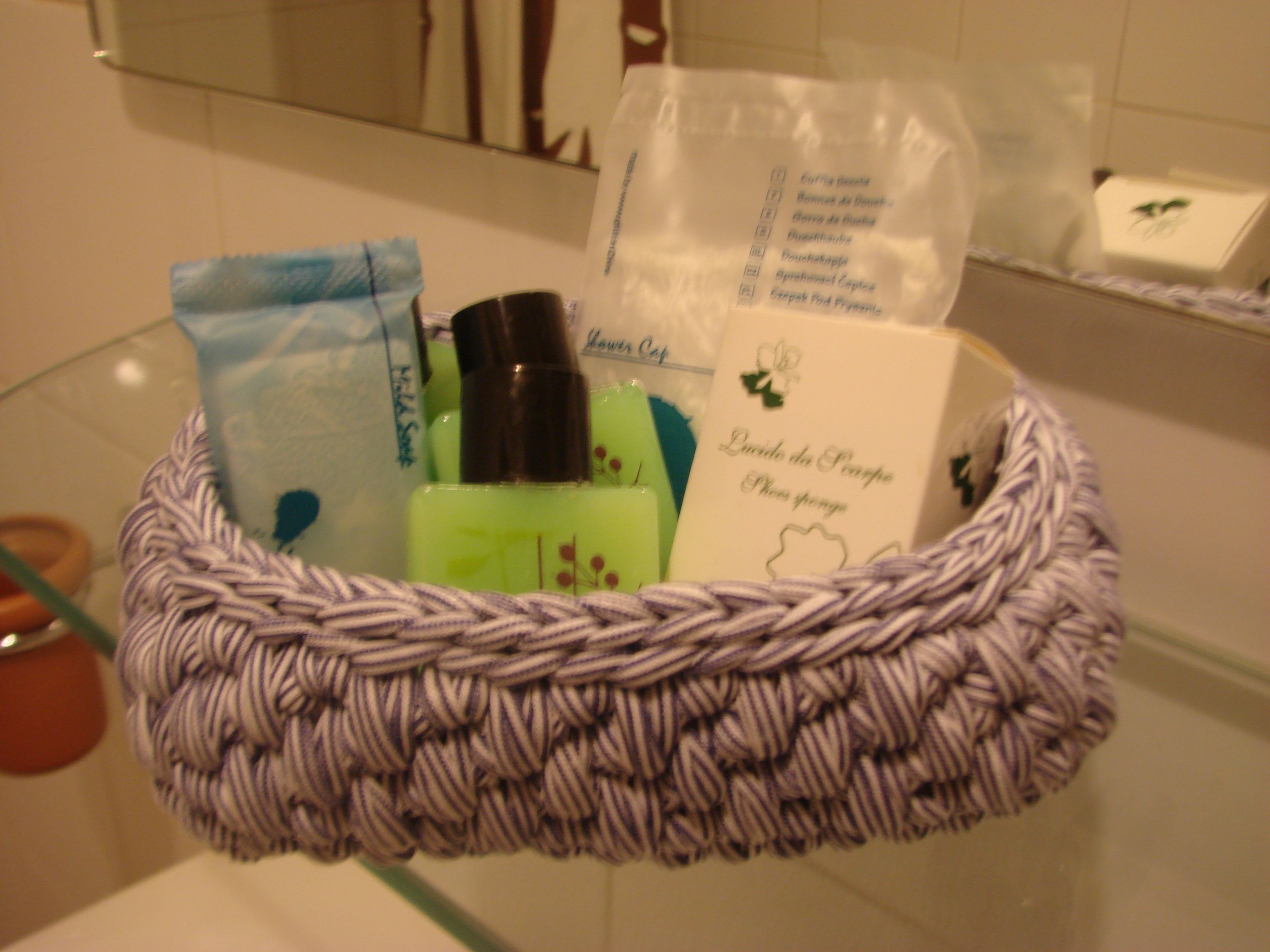 economy single room, 1 single bed | bathroom amenities | free toiletries, hair dryer, bidet, towels