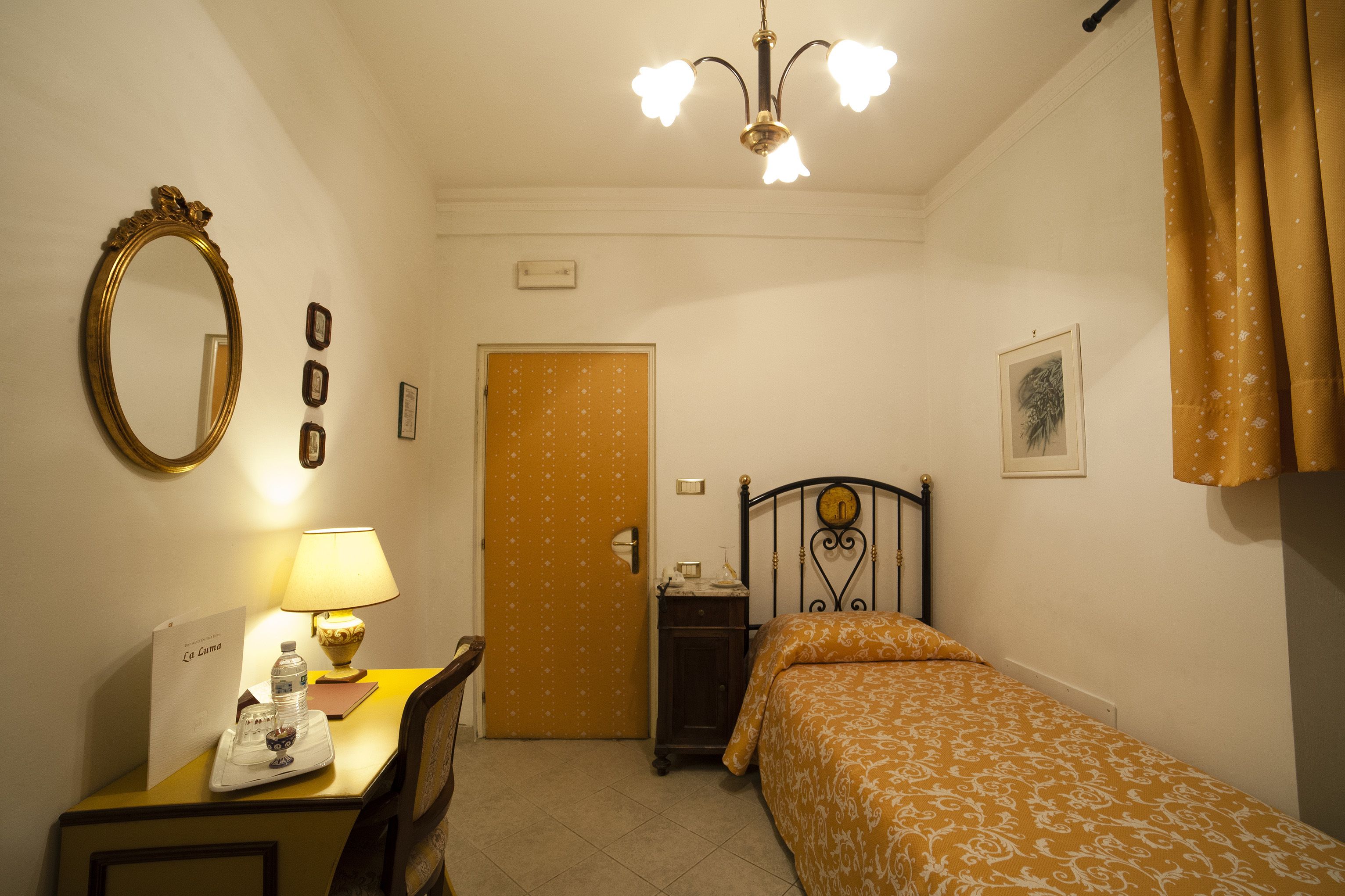 economy single room, 1 single bed | frette italian sheets, minibar, in-room safe, desk