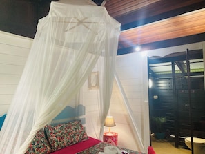Cabane Deluxe, 2 chambres | 2 chambres, coffres-forts dans les chambres, décoration personnalisée