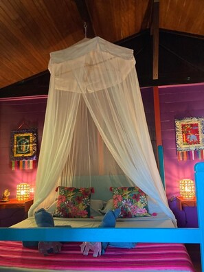 In-room safe, individually decorated, individually furnished - Piton Bungalows Ecolodges (Deshaies)