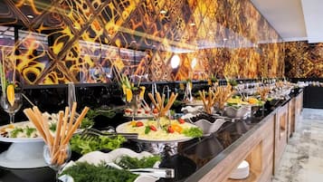 Breakfast, lunch, dinner served; international cuisine