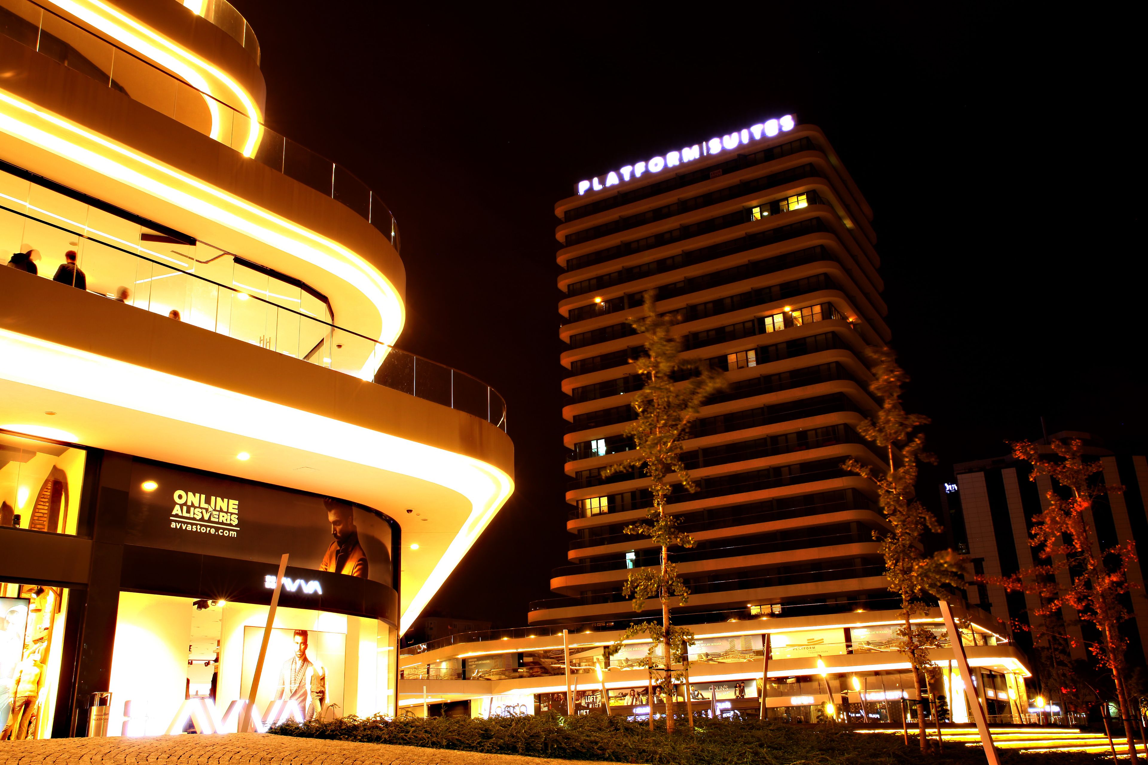 住宿正面 (夜晚)