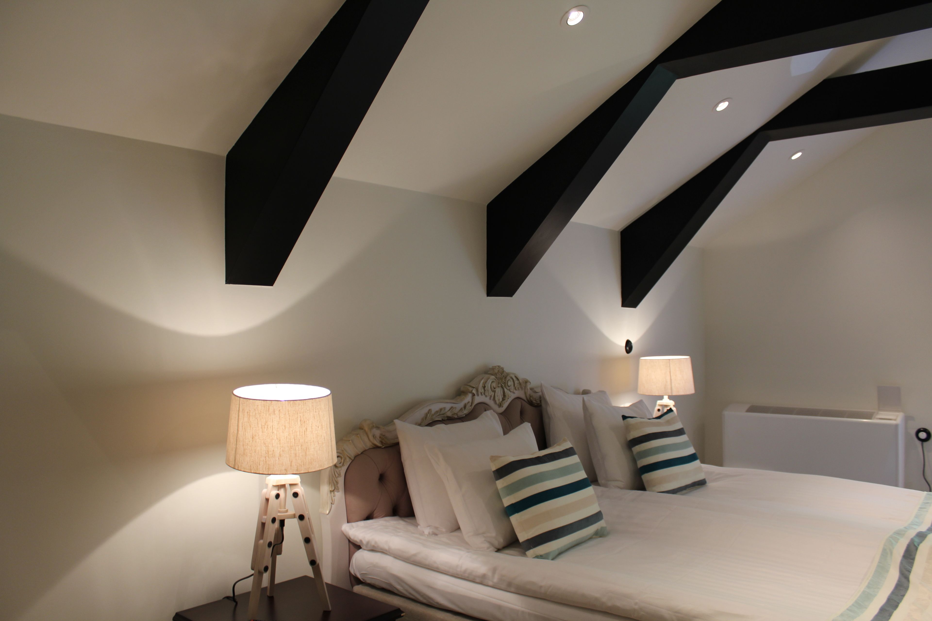 Iron/ironing board, rollaway beds, free WiFi