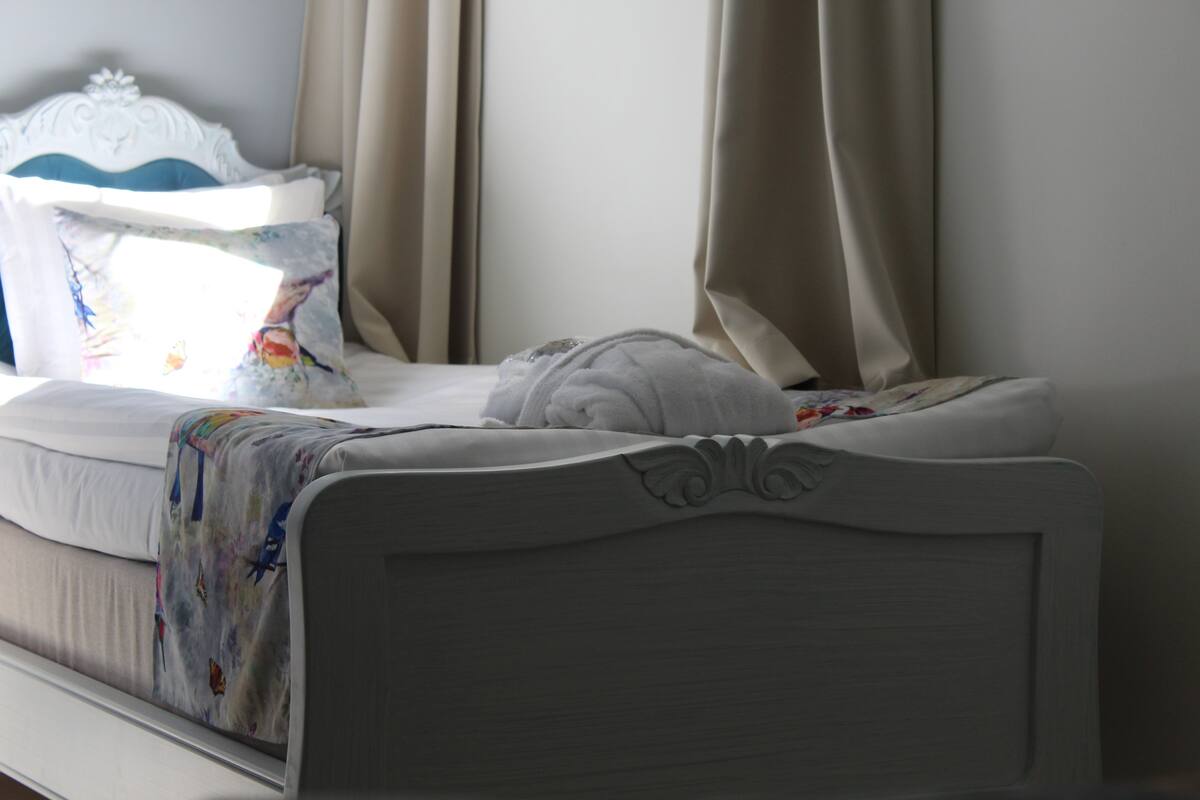 Single Room | Iron/ironing board (on request), rollaway beds (surcharge), WiFi (free)