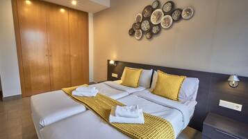 Couette en duvet d'oie, coffres-forts dans les chambres, bureau