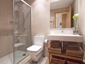 Shower, free toiletries, hair dryer, towels