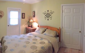 Cottage, 2 Bedrooms, 2 Bathrooms (Capricorn 1) | 1 bedroom, individually decorated, individually furnished, free WiFi