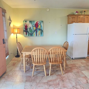 Cottage, 2 Bedrooms, 2 Bathrooms (Capricorn 2) | In-room dining - Capricorn Beach House Vacation Rental (South Padre Island)