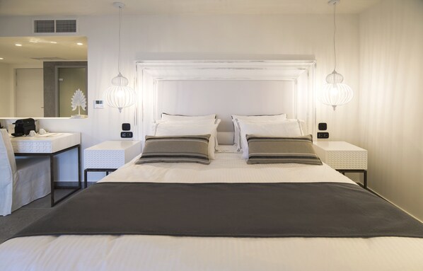 Phòng Suite, hồ bơi riêng, quang cảnh biển | Bộ đồ giường cao cấp, két bảo mật tại phòng, phòng cách âm 