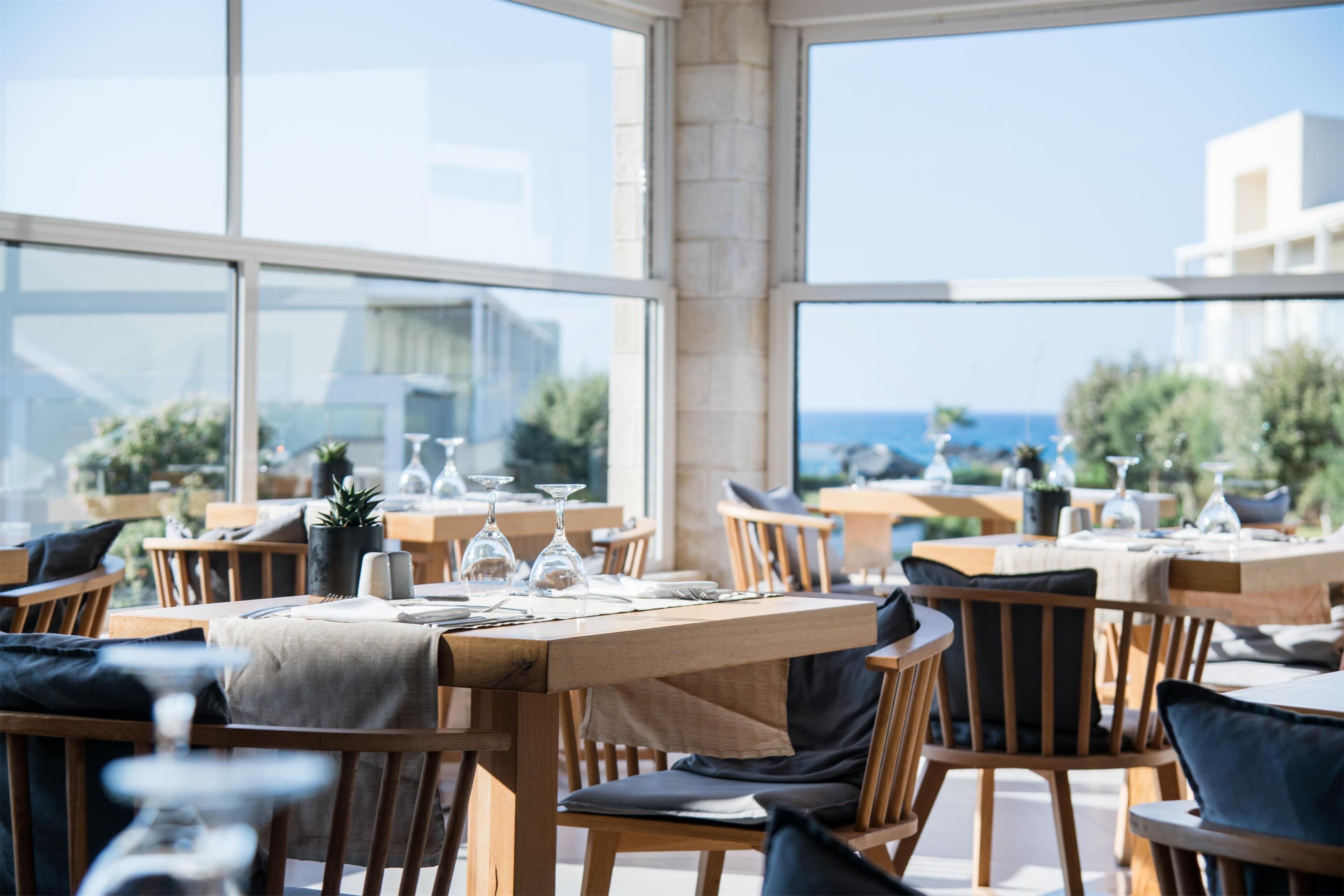 2 restaurants, spécialités Cuisine méditerranéenne