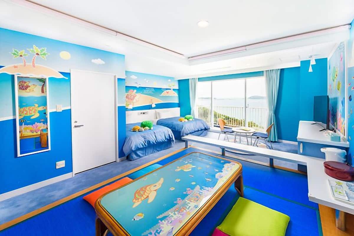 In-room safe, laptop workspace, blackout drapes