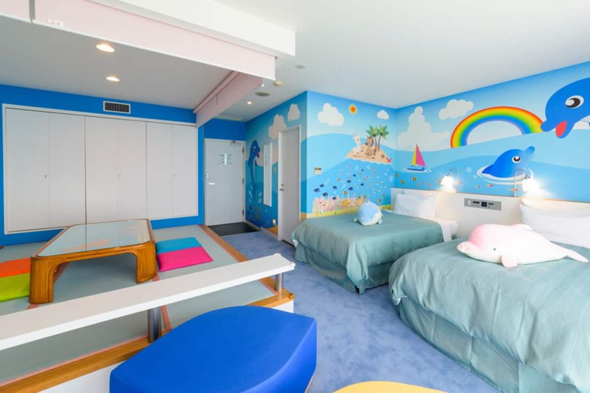 In-room safe, laptop workspace, blackout drapes