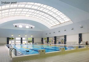 Una piscina techada