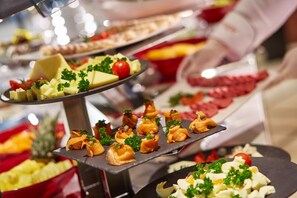 Daily buffet breakfast for a fee