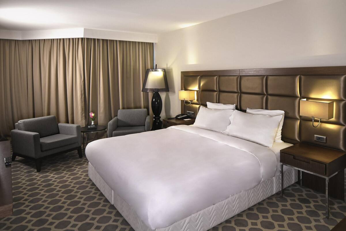 Suite Superior, 1 Tempat Tidur Double dengan tempat tidur Sofa | Minibar, brankas, meja kerja, dan kedap suara