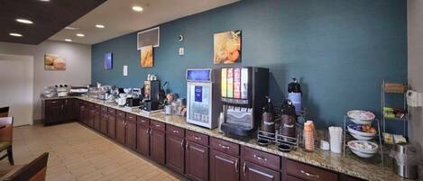 Petit déjeuner en libre-service compris tous les jours