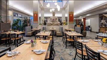 Breakfast, lunch and dinner served