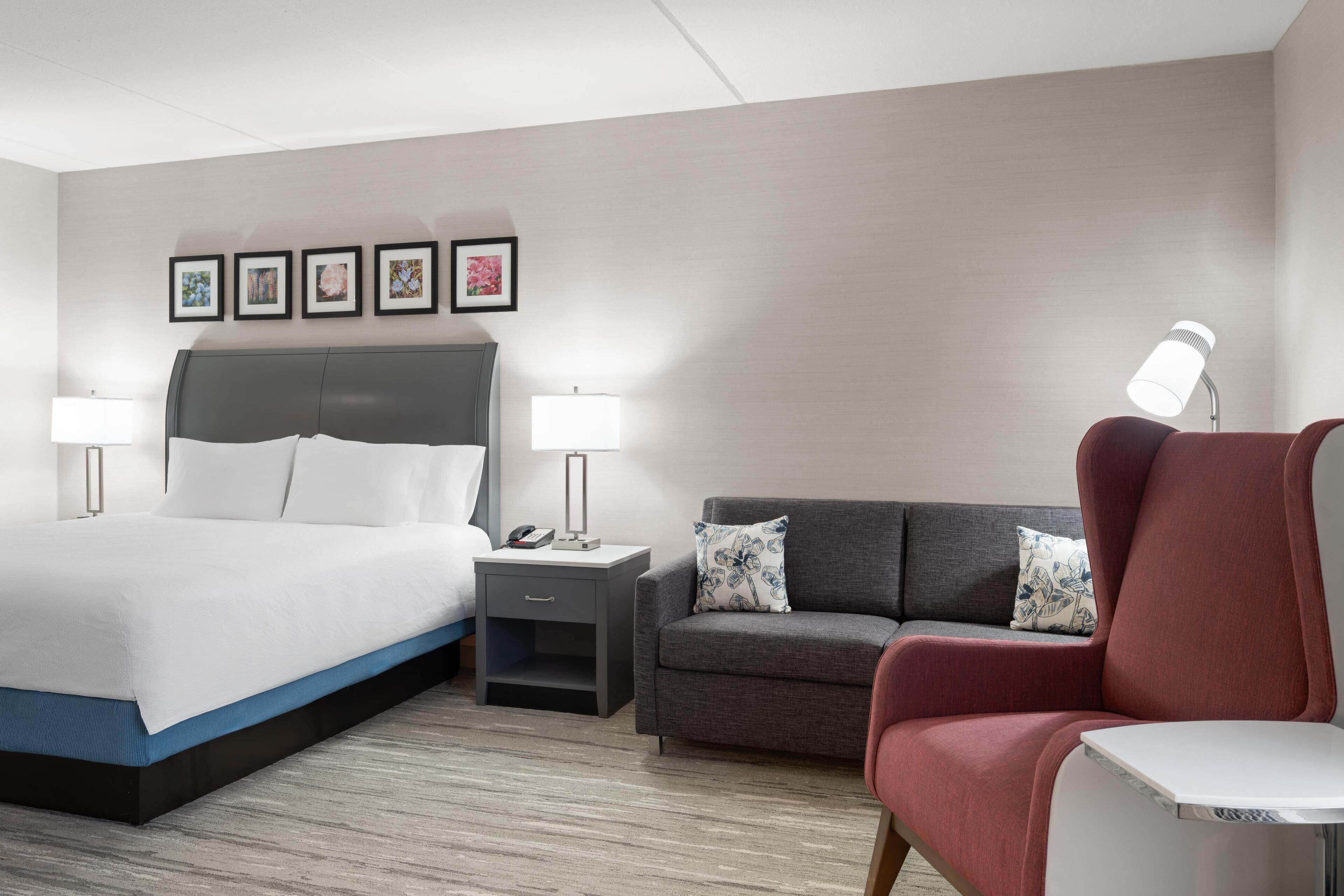 Rum - 1 kingsize-säng - icke-rökare | Vardagsrum | 42-tums LCD-tv med kabel- och satellitkanaler och tv