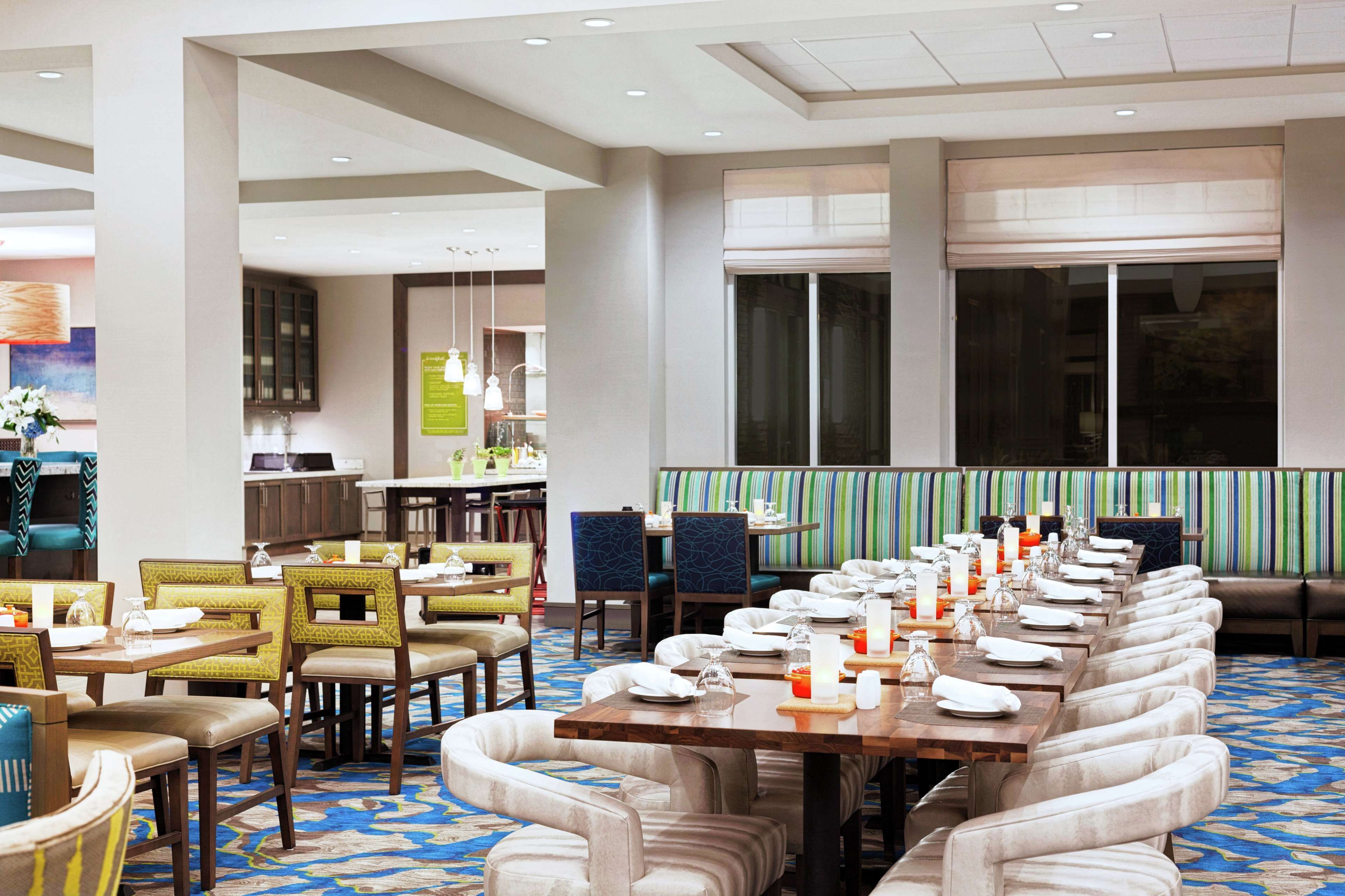 breakfast, lunch and dinner served