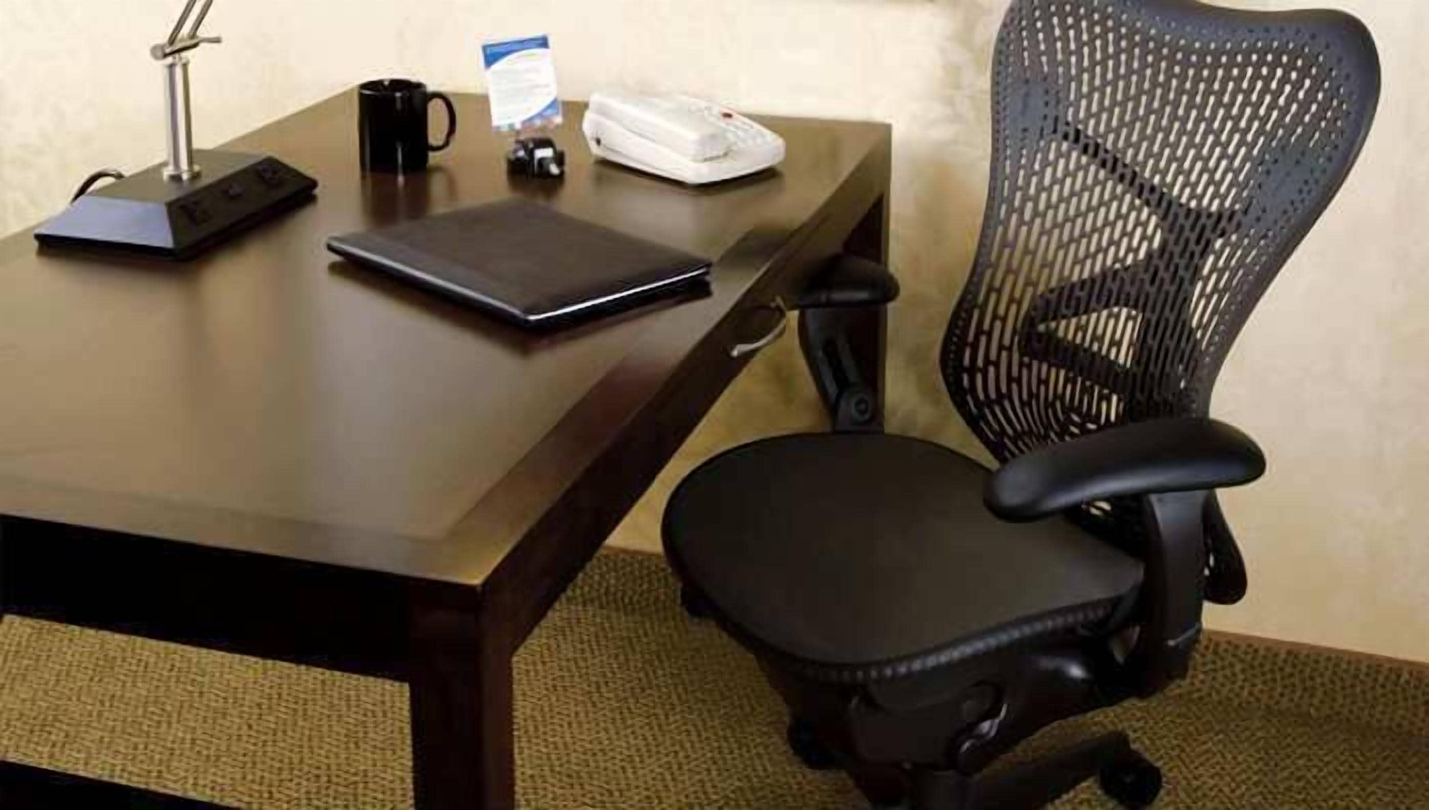 in-room business centre