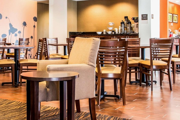 Petit déjeuner buffet compris tous les jours