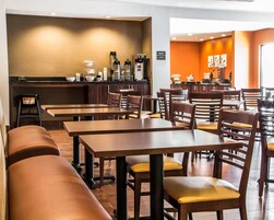 Desayuno bufé gratuito y diario
