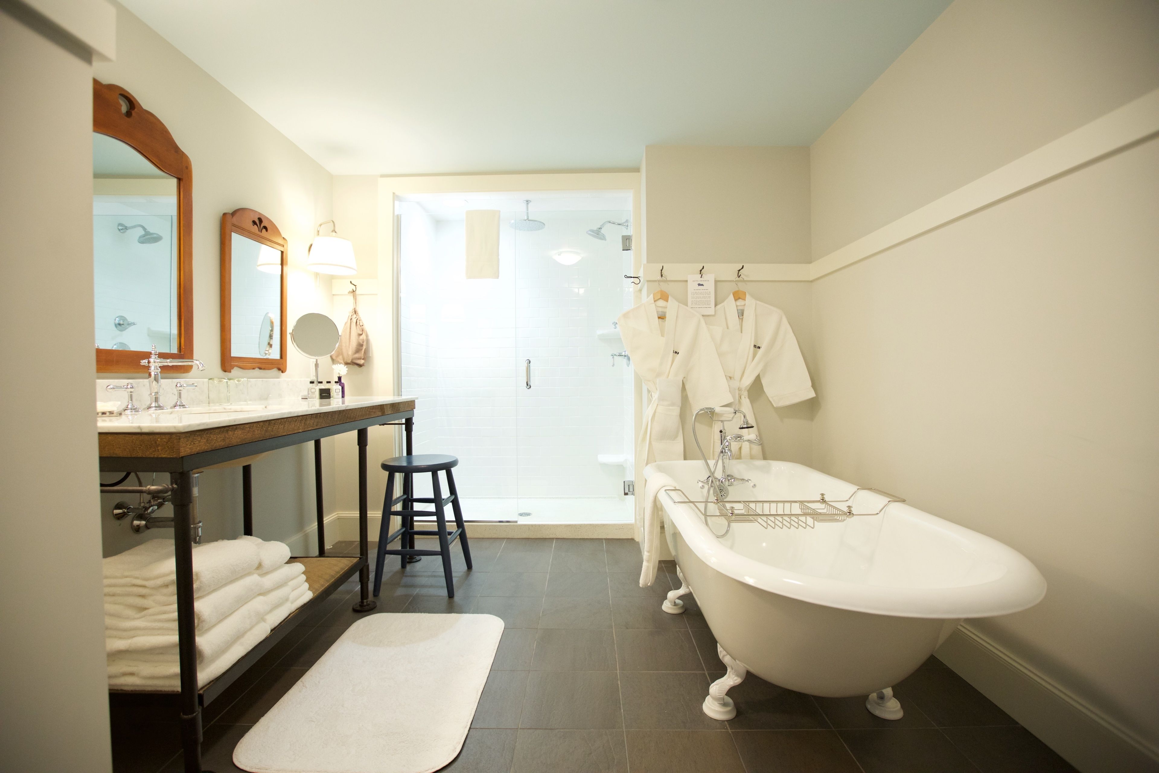 extended stay suite, 1 king bed, refrigerator & microwave | premium bedding, minibar, in-room safe, desk