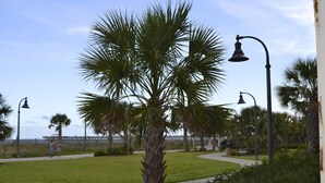 Property grounds - Sea Gypsy Inn Oceanfront (Myrtle Beach)