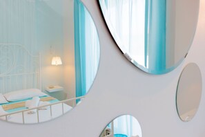 Individually furnished, desk, free cots/infant beds, rollaway beds - Thetis (Zakynthos)