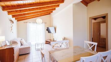 Loft, Balcony, Mountain View | Living area