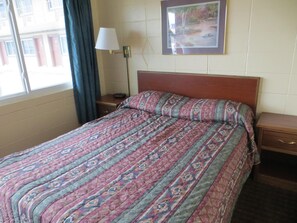 標準客房, 1 張加大雙人床, 吸煙房 | 隔音