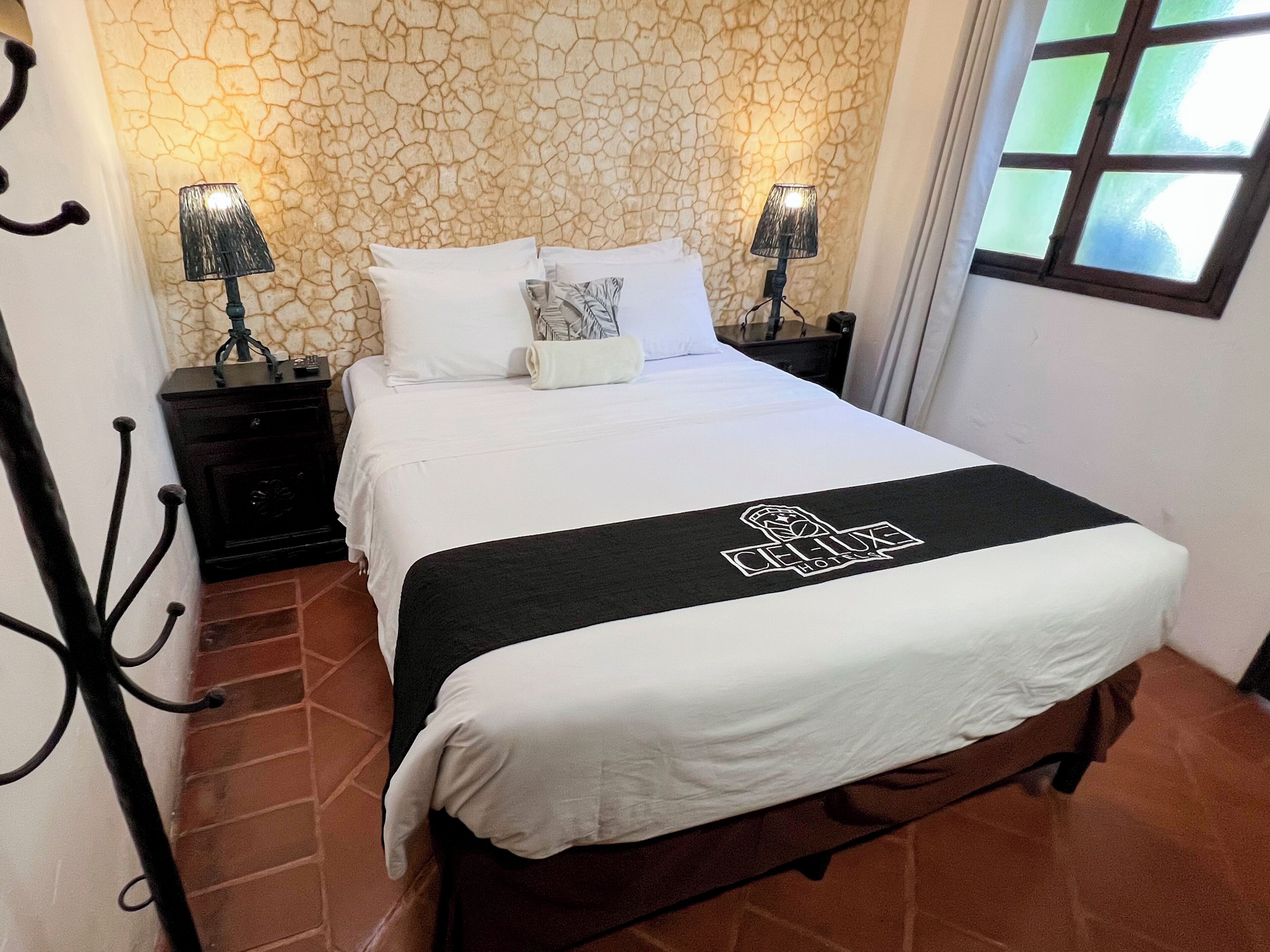 Studio Queen | Ropa de cama de alta calidad, wifi gratis y decoración personalizada 