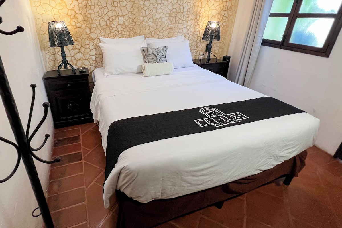 Studio Queen | Literie de qualité, accès au Wi-Fi (inclus), décor unique