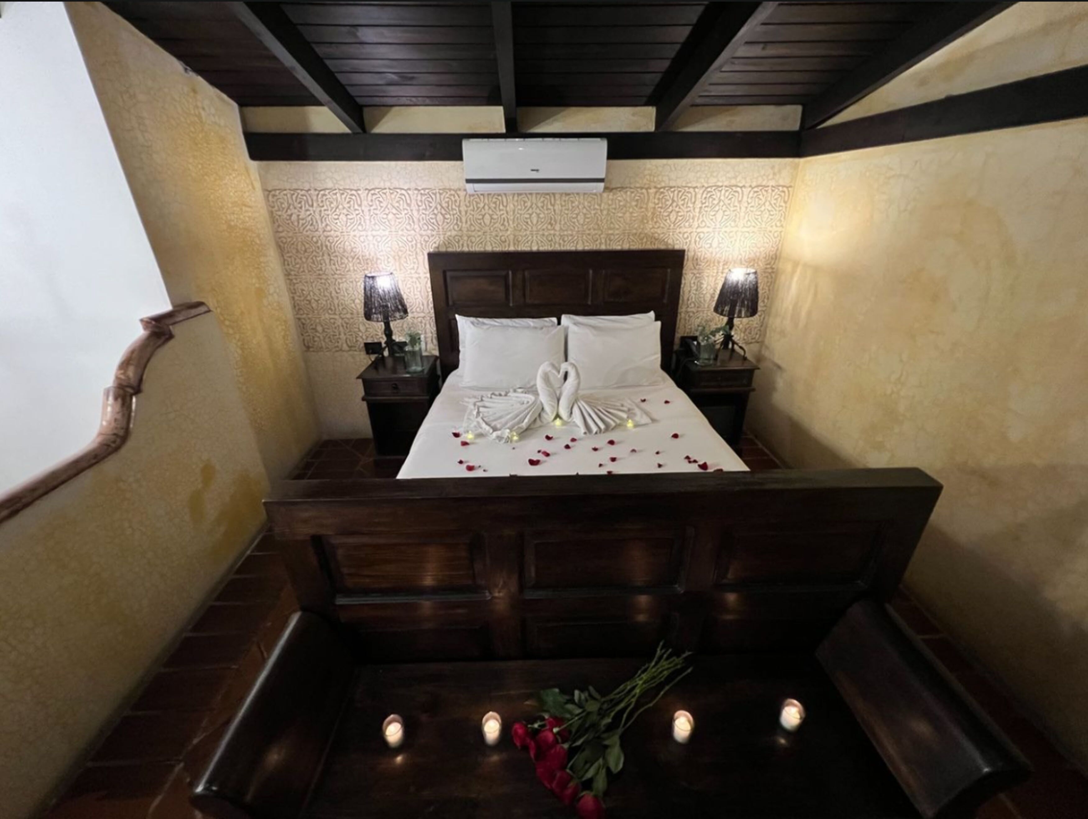 Standard Queen | Seprai premium dan didekorasi berbeda-beda