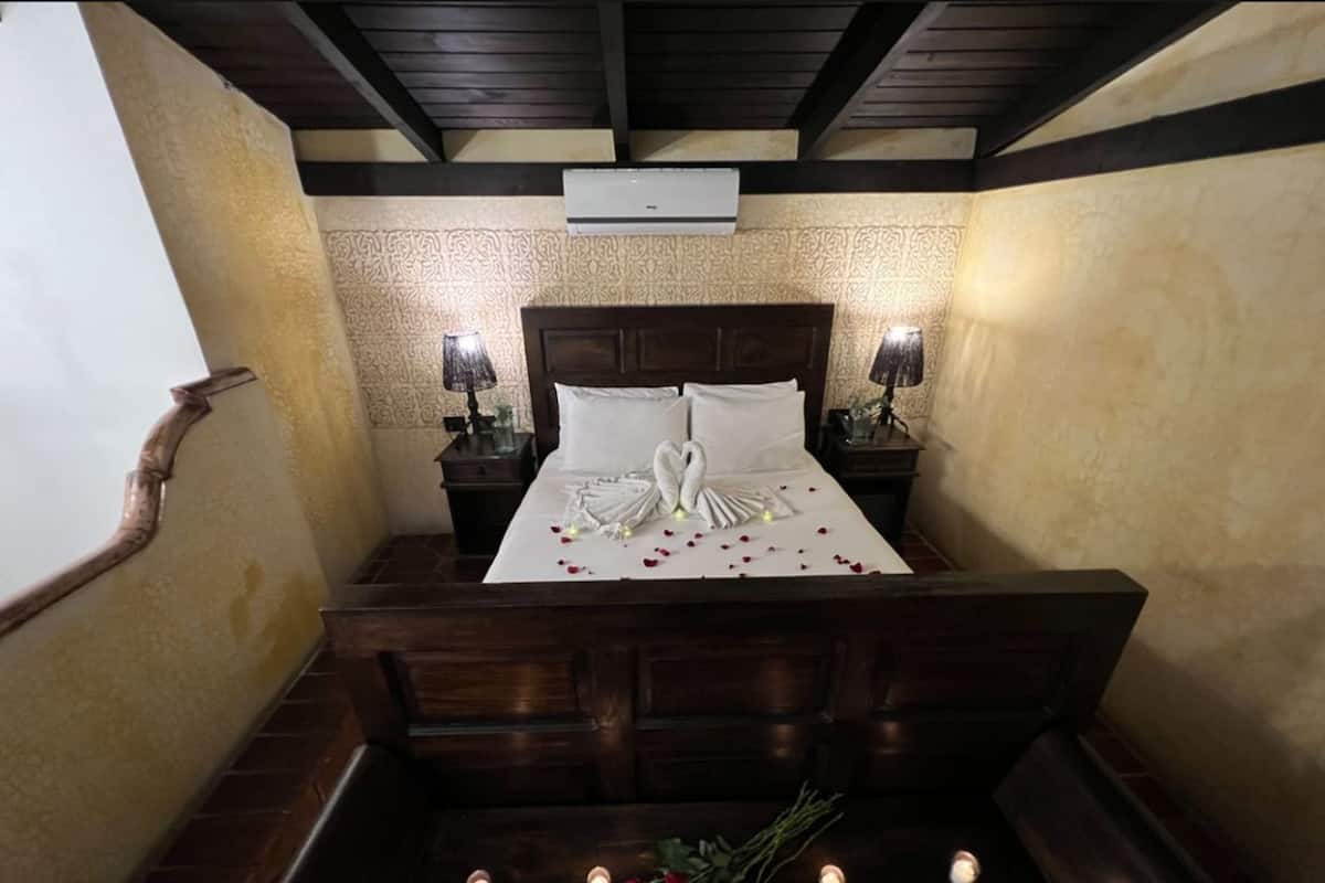 Standard Queen | Seprai premium dan didekorasi berbeda-beda