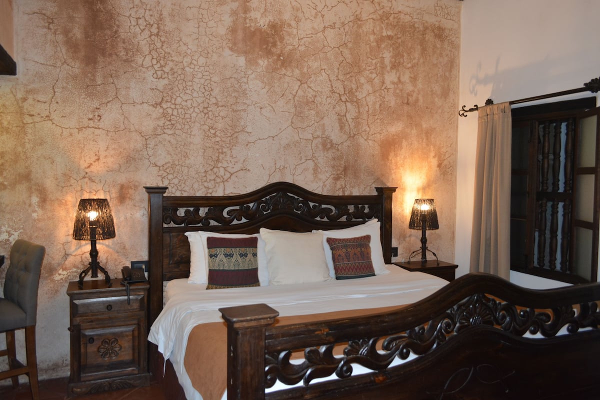 Deluxe kamer, 1 kingsize bed | Luxe beddengoed, individueel gedecoreerd, individueel gemeubileerd
