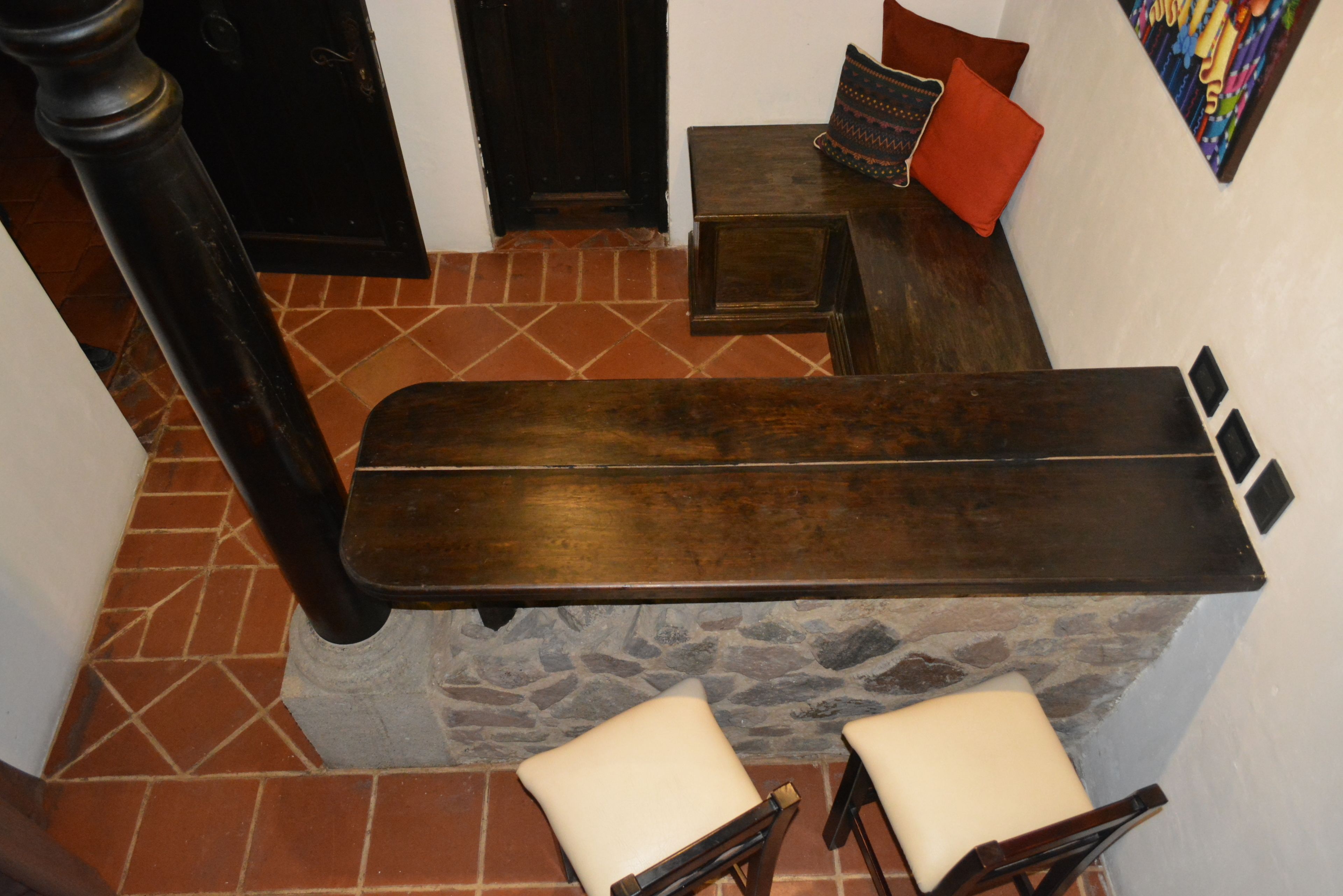 standard loft, 1 bedroom, garden area | living area | 32-inch tv with cable channels