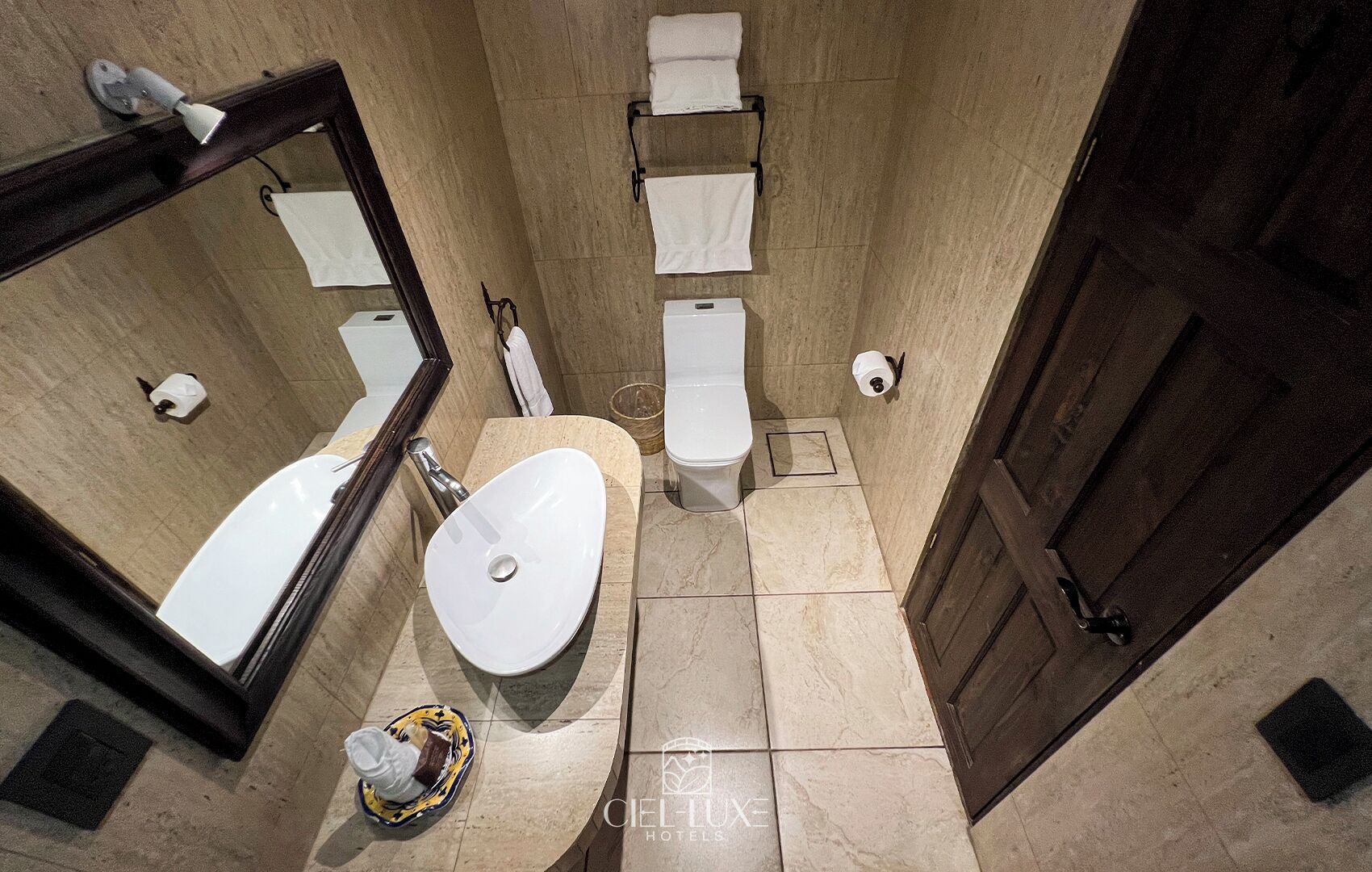 superior suite | bathroom | shower, free toiletries, hair dryer, towels