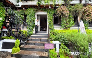 Breakfast, lunch, dinner served; international cuisine 