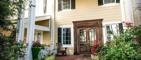 Façana frontal de l'allotjament