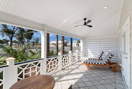Premium bedding, down duvets, pillow-top beds, individually decorated. The Port Inn - Port St Joe, an Ascend Collection Hotel
