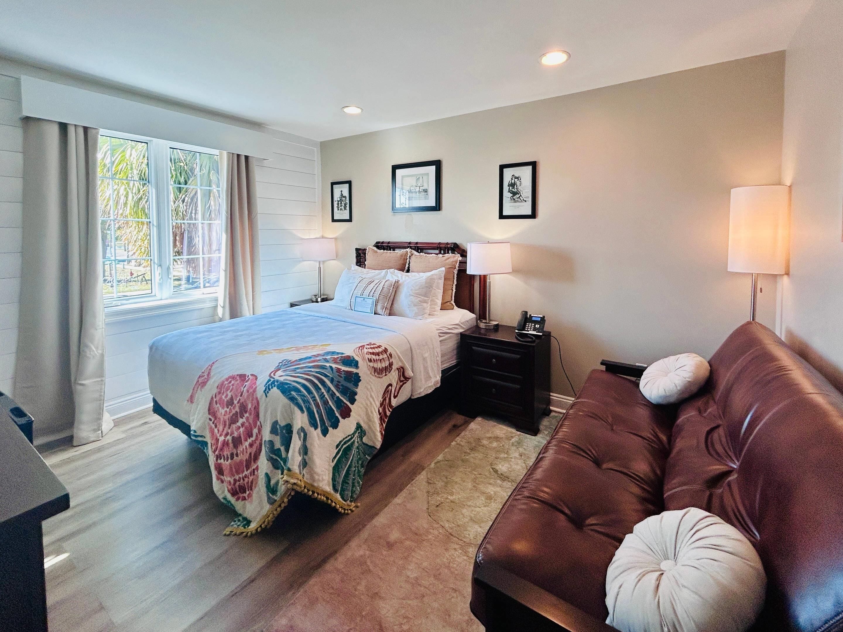 Suite, 1 Queen Bed, Non Smoking (Upgrade) | Premium bedding, down comforters, pillowtop beds, individually decorated
