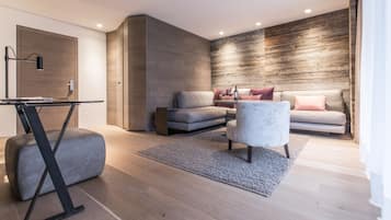 Premium-dobbeltværelse - balkon (Apart) | Premium-sengetøj, minibar, pengeskab på værelset, lydisolering