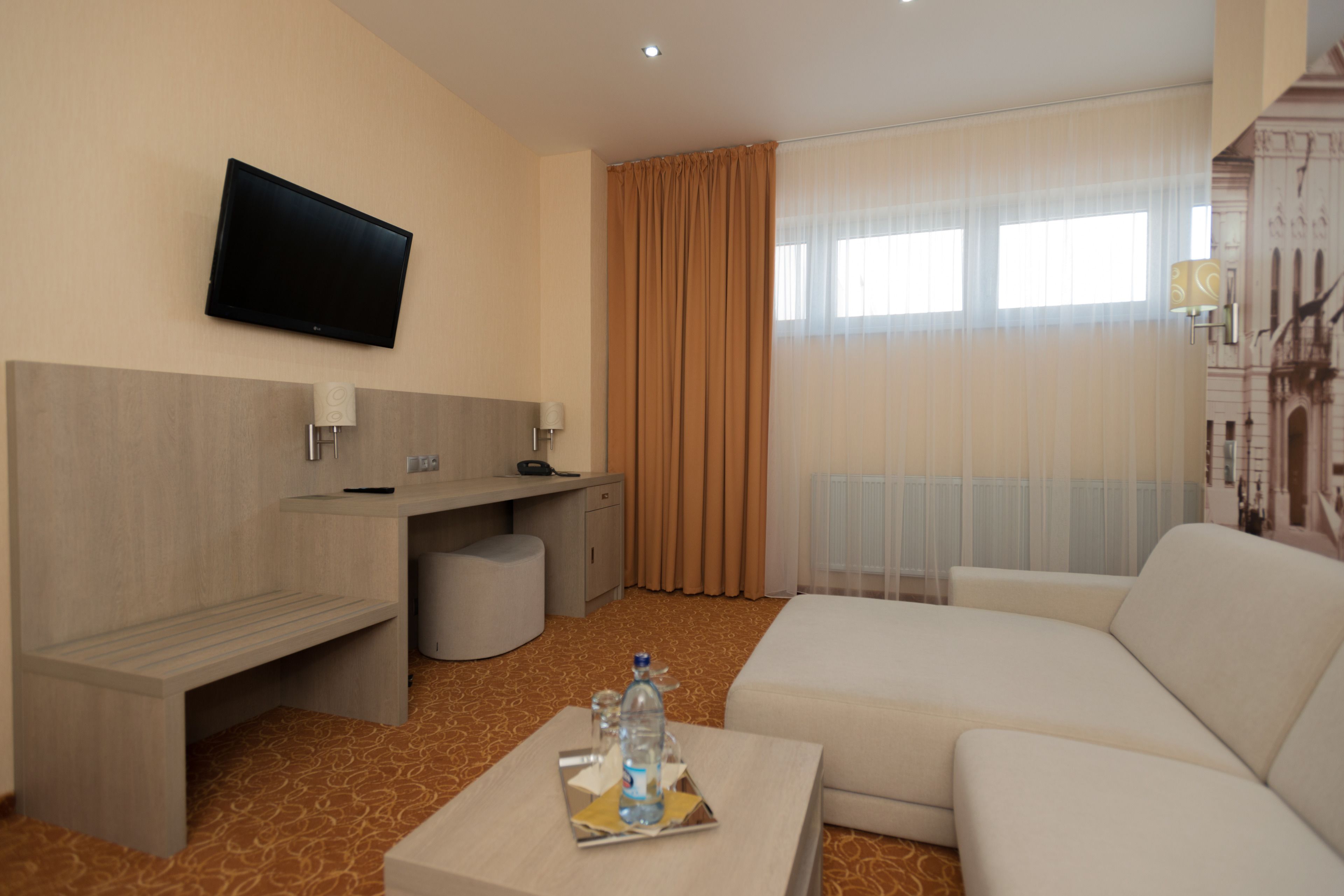 superior double room | hypo-allergenic bedding, minibar, in-room safe, desk