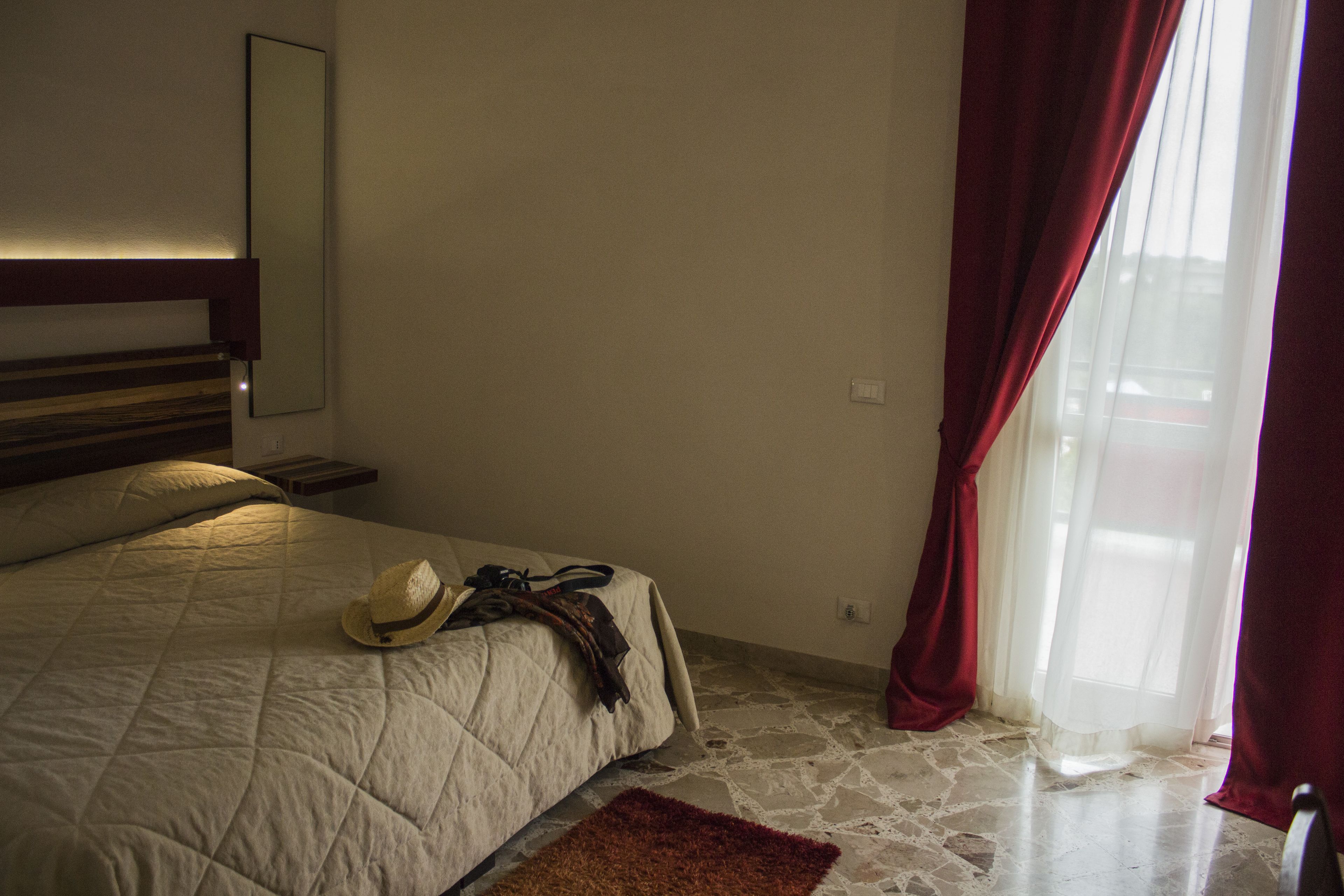 double room | minibar, in-room safe, desk, soundproofing