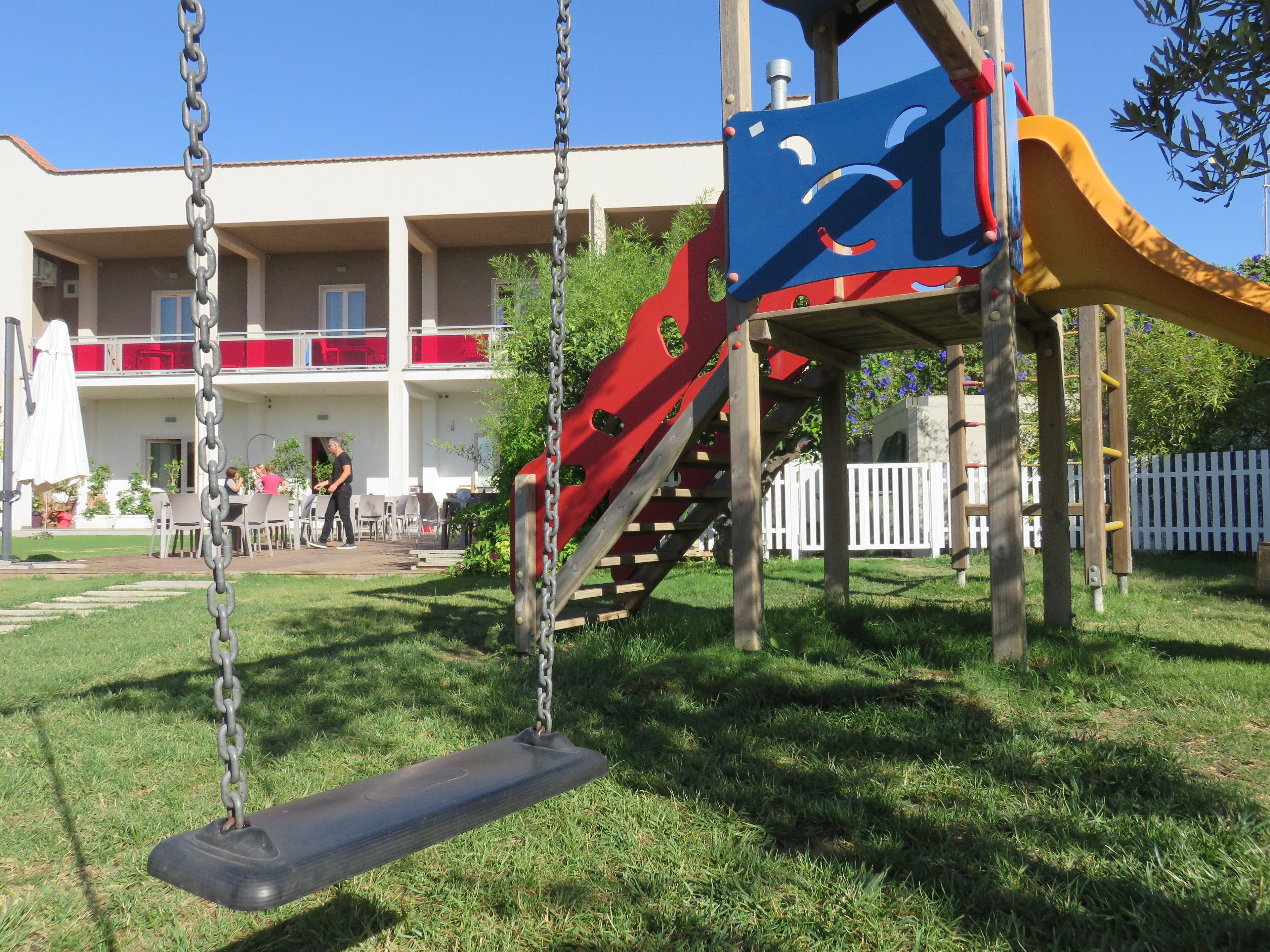 children’s play area – outdoor